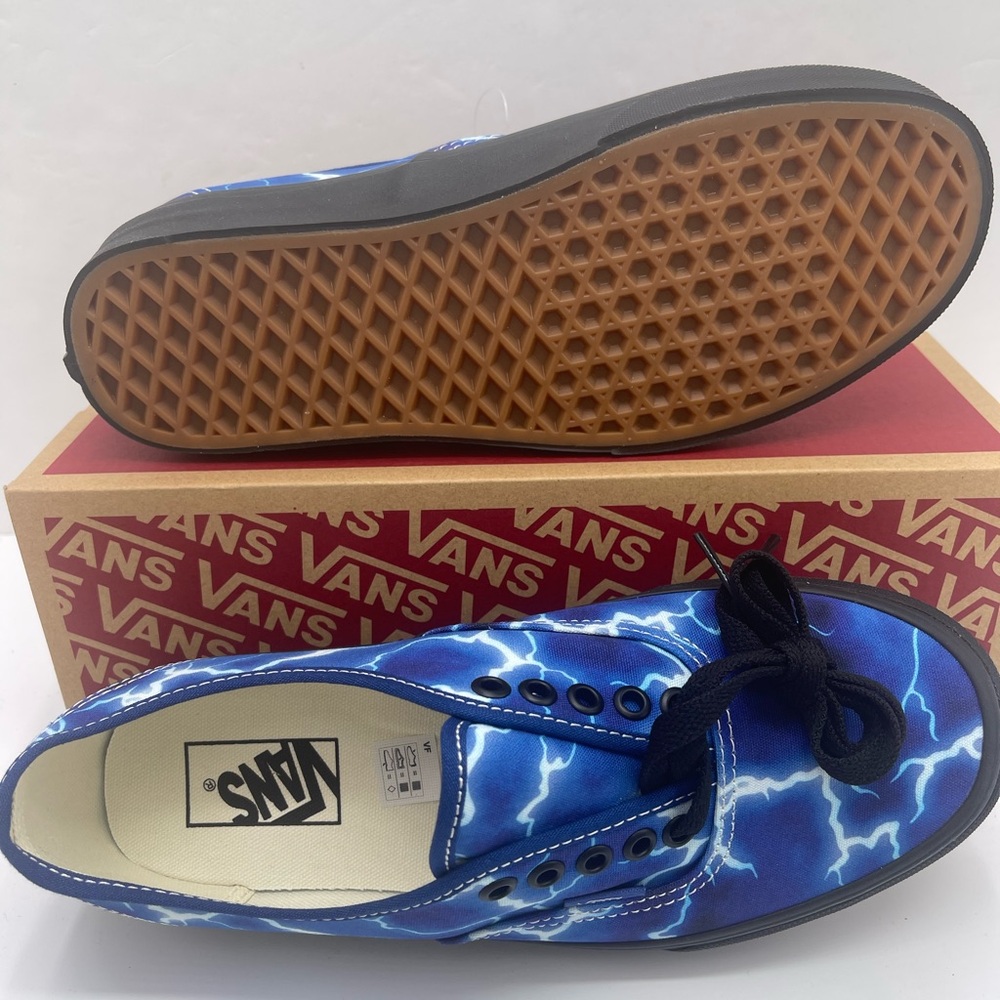 Vans WMNS Authentic (Lightning)
Black/Blue Sneakers
VN0A5H78QFT
Electric Blue - Picture 6 of 16